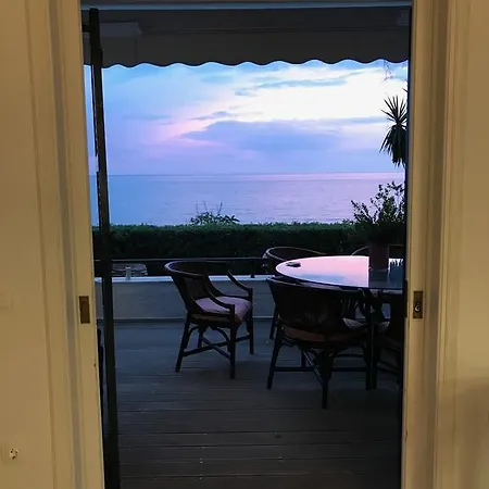 Beachfront House In Corfu בית נופש *