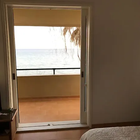 בית נופש Beachfront House In Corfu גליפאדה